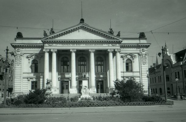 Teatrul Regina Maria Oradea